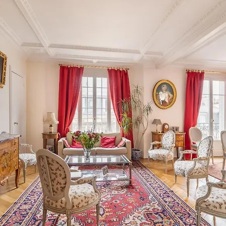 Veeve - A Hint Of Rouge Daire Paris